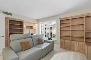 106 Clubhouse Dr, Naples, FL 34105 - Photo 12