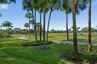 106 Clubhouse Dr, Naples, FL 34105 - Photo 28