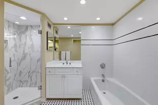 106 Clubhouse Dr, Naples, FL 34105 - Photo 16