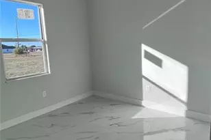 1009/1011 NE 15th Ln, Cape Coral, FL 33909 - Photo 18