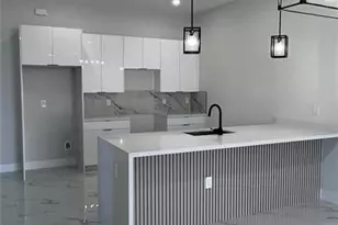 1009/1011 NE 15th Ln, Cape Coral, FL 33909 - Photo 38