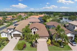 7831 Valencia Ct, Naples, FL 34113 - Photo 8