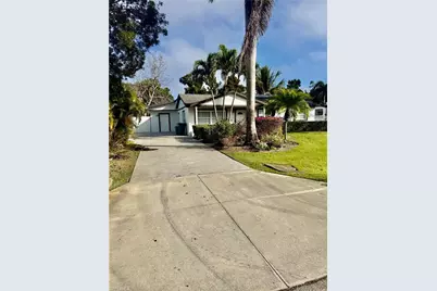 733 Pine Cone Ln, Naples, FL 34104 - Photo 4