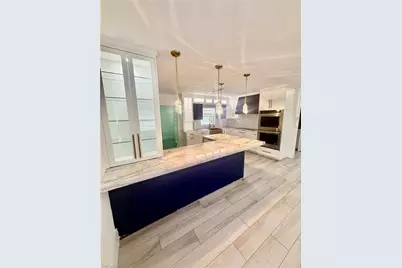 733 Pine Cone Ln, Naples, FL 34104 - Photo 10