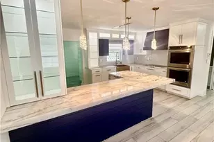 733 Pine Cone Ln, Naples, FL 34104 - Photo 10