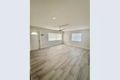 733 Pine Cone Ln, Naples, FL 34104 - Photo 12