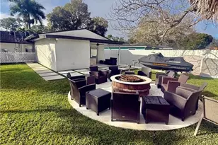 733 Pine Cone Ln, Naples, FL 34104 - Photo 36