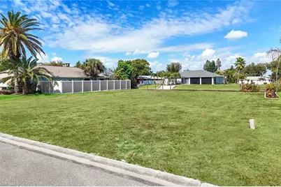 2005 Ottersrest Ln, Cape Coral, FL 33990 - Photo 2