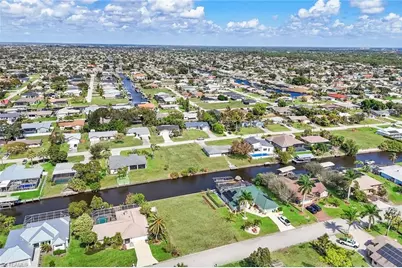 2005 Ottersrest Ln, Cape Coral, FL 33990 - Photo 18