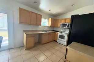 921 Jarmilla Ln, Fort Myers, FL 33905 - Photo 18