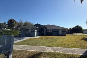 921 Jarmilla Ln, Fort Myers, FL 33905 - Photo 2