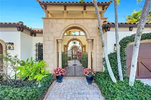 1561 Marsh Wren Ln, Naples, FL 34105 - Photo 4