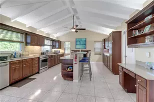 562 Goldcoast Ct, Marco Island, FL 34145 - Photo 10