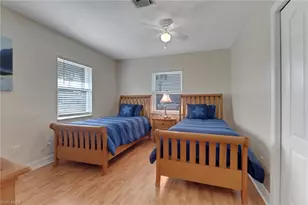 562 Goldcoast Ct, Marco Island, FL 34145 - Photo 14