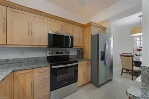 410 Bayfront Pl, Naples, FL 34102 - Photo 4