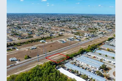 927 Kismet Pkwy E, Cape Coral, FL 33909 - Photo 12