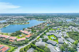 605 Squire Cir, Naples, FL 34104 - Photo 4