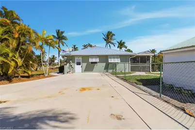 2740 Sanibel Blvd, Saint James City, FL 33956 - Photo 12