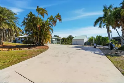 2740 Sanibel Blvd, Saint James City, FL 33956 - Photo 50