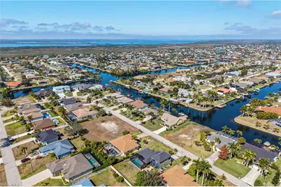 2622 SW 35th Ln, Cape Coral, FL 33914 - Photo 30