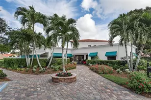 515 Beachwalk Cir, Naples, FL 34108 - Photo 32