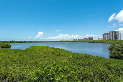 60 Seagate Dr #305, Naples, FL 34103 - Photo 2