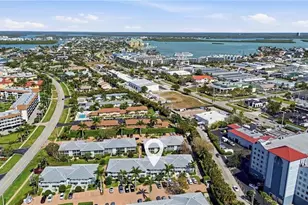 691 W Elkcam Cir, Marco Island, FL 34145 - Photo 38