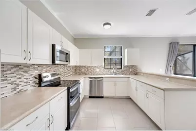 7392 Bristol Cir, Naples, FL 34120 - Photo 8