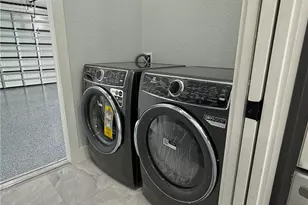 1912 SE 11th Pl, Cape Coral, FL 33990 - Photo 30