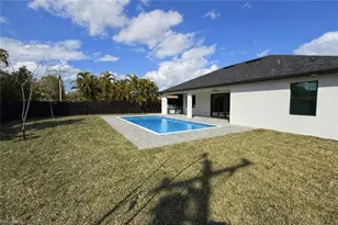 1912 SE 11th Pl, Cape Coral, FL 33990 - Photo 4