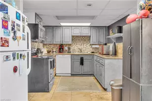 4786 Albacore Ln, Fort Myers, FL 33919 - Photo 4