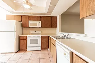 600 Misty Pines Cir, Naples, FL 34105 - Photo 10