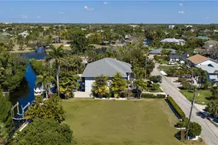 27257 Barbarosa St, Bonita Springs, FL 34135 - Photo 16