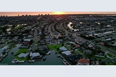 711 Fairlawn Ct, Marco Island, FL 34145 - Photo 8