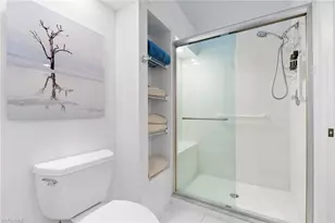 515 Bay Villas Ln, Naples, FL 34108 - Photo 18