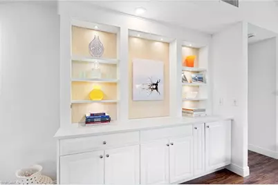 515 Bay Villas Ln, Naples, FL 34108 - Photo 12