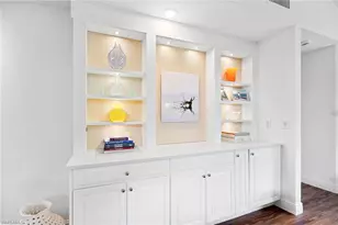 515 Bay Villas Ln, Naples, FL 34108 - Photo 12