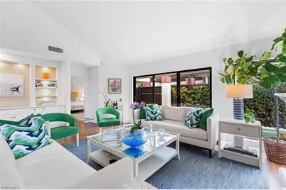 515 Bay Villas Ln, Naples, FL 34108 - Photo 4