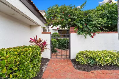 515 Bay Villas Ln, Naples, FL 34108 - Photo 24