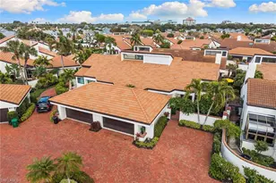 515 Bay Villas Ln, Naples, FL 34108 - Photo 26