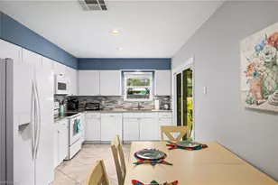 866 N 101st Ave, Naples, FL 34108 - Photo 4