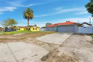 2136 52nd Ln SW, Naples, FL 34116 - Photo 4