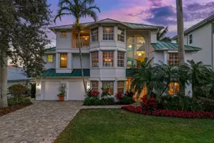 390 Oak Ave, Naples, FL 34108 - Photo 1