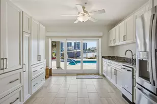 390 Oak Ave, Naples, FL 34108 - Photo 10