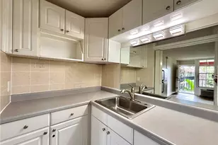 2555 9th St N, Naples, FL 34103 - Photo 6