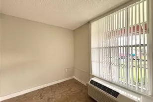 2555 9th St N, Naples, FL 34103 - Photo 4