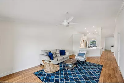 828 Gulf Pavilion Dr #201, Naples, FL 34108 - Photo 6
