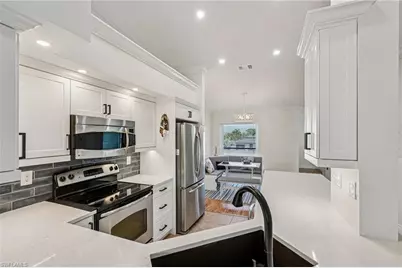 828 Gulf Pavilion Dr #201, Naples, FL 34108 - Photo 16