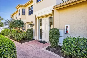 693 Vintage Reserve Cir, Naples, FL 34119 - Photo 2