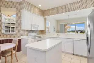 693 Vintage Reserve Cir, Naples, FL 34119 - Photo 8